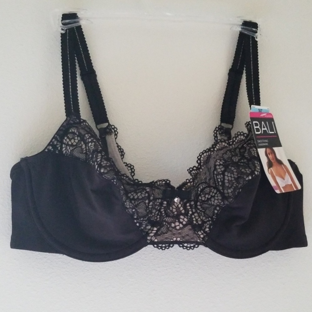 NWT smoothing underwire bra